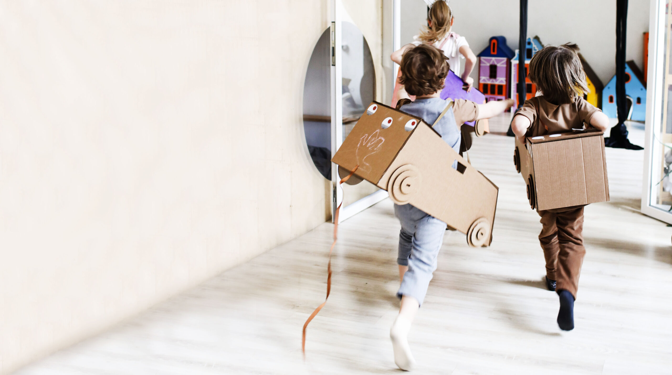 imaginative play with cardboard boxes