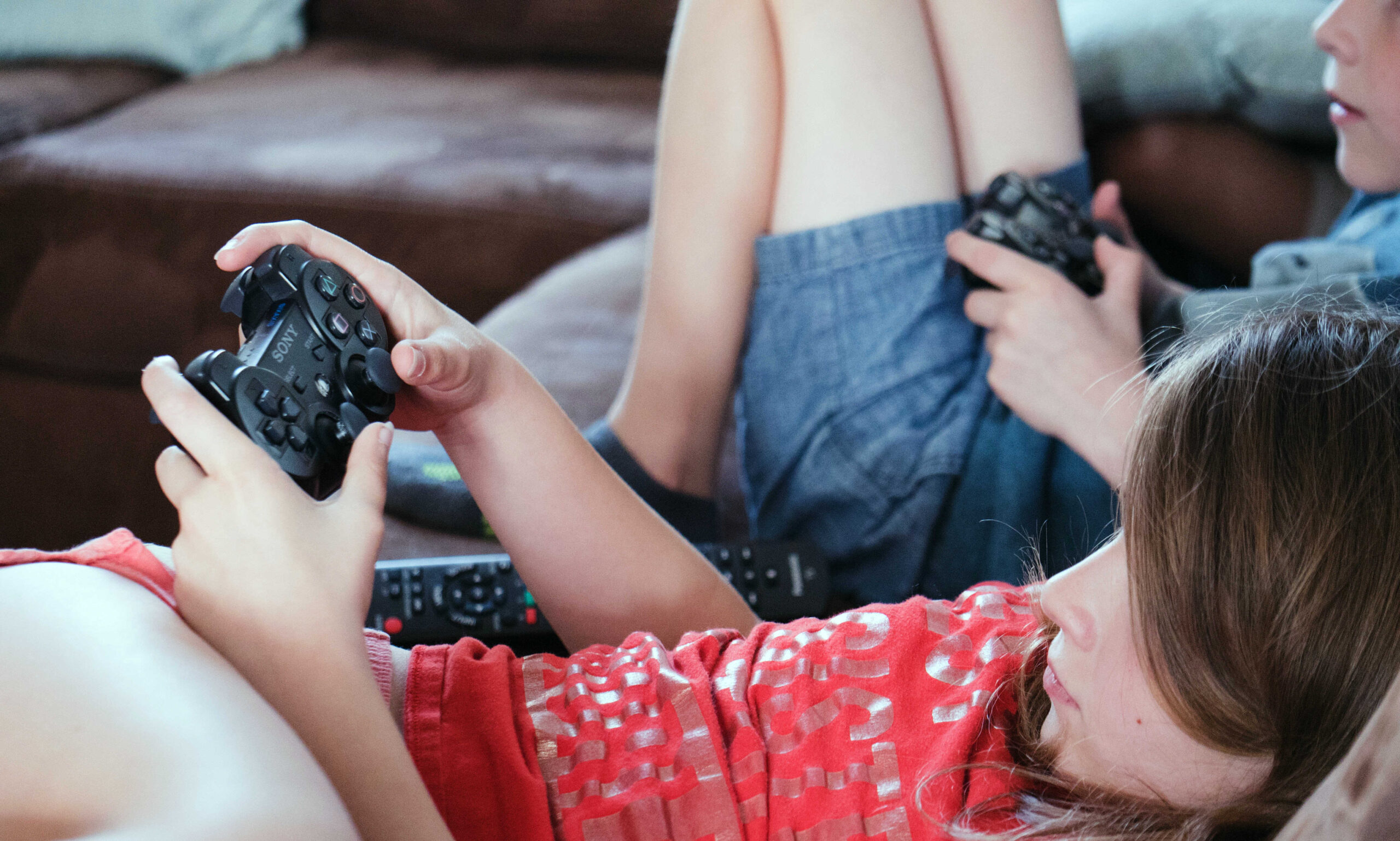 children playing a video game